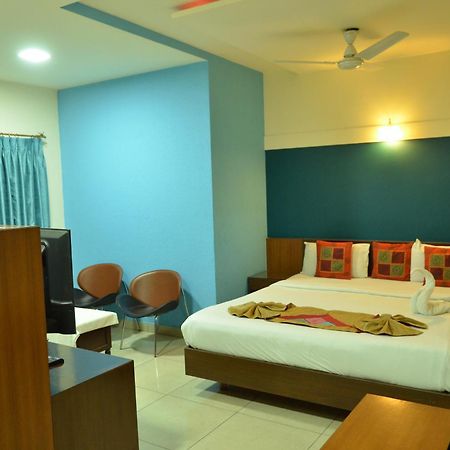 Cubbon Suites - 10 Minute Walk To Mg Road, Mg Road Metro And Church Street Bengaluru Zewnętrze zdjęcie