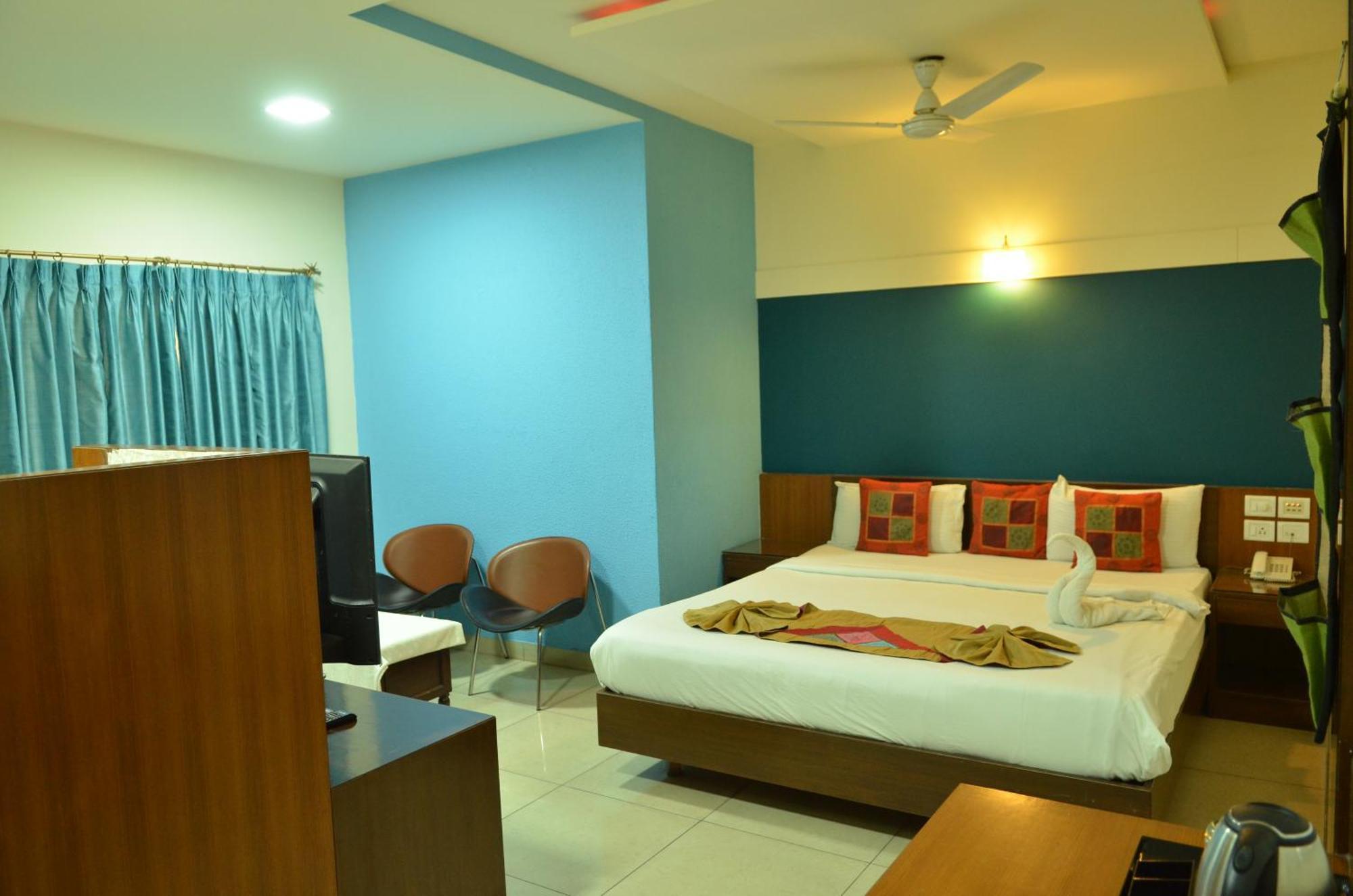 Cubbon Suites - 10 Minute Walk To Mg Road, Mg Road Metro And Church Street Bengaluru Zewnętrze zdjęcie