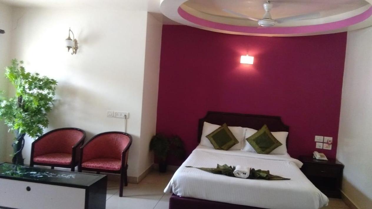 Cubbon Suites - 10 Minute Walk To Mg Road, Mg Road Metro And Church Street Bengaluru Zewnętrze zdjęcie